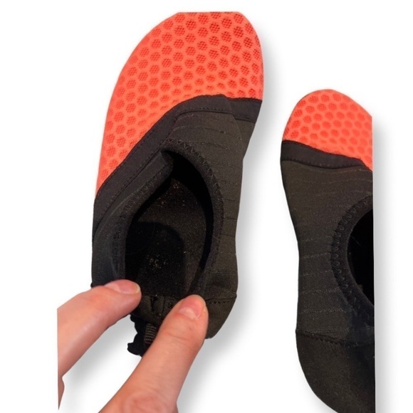 Kids Girls Water Shoes Coral Pink/Orange Size 32/33. - Picture 6 of 6